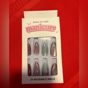 Manicure press on nails in cat eye finish purple,green,pink